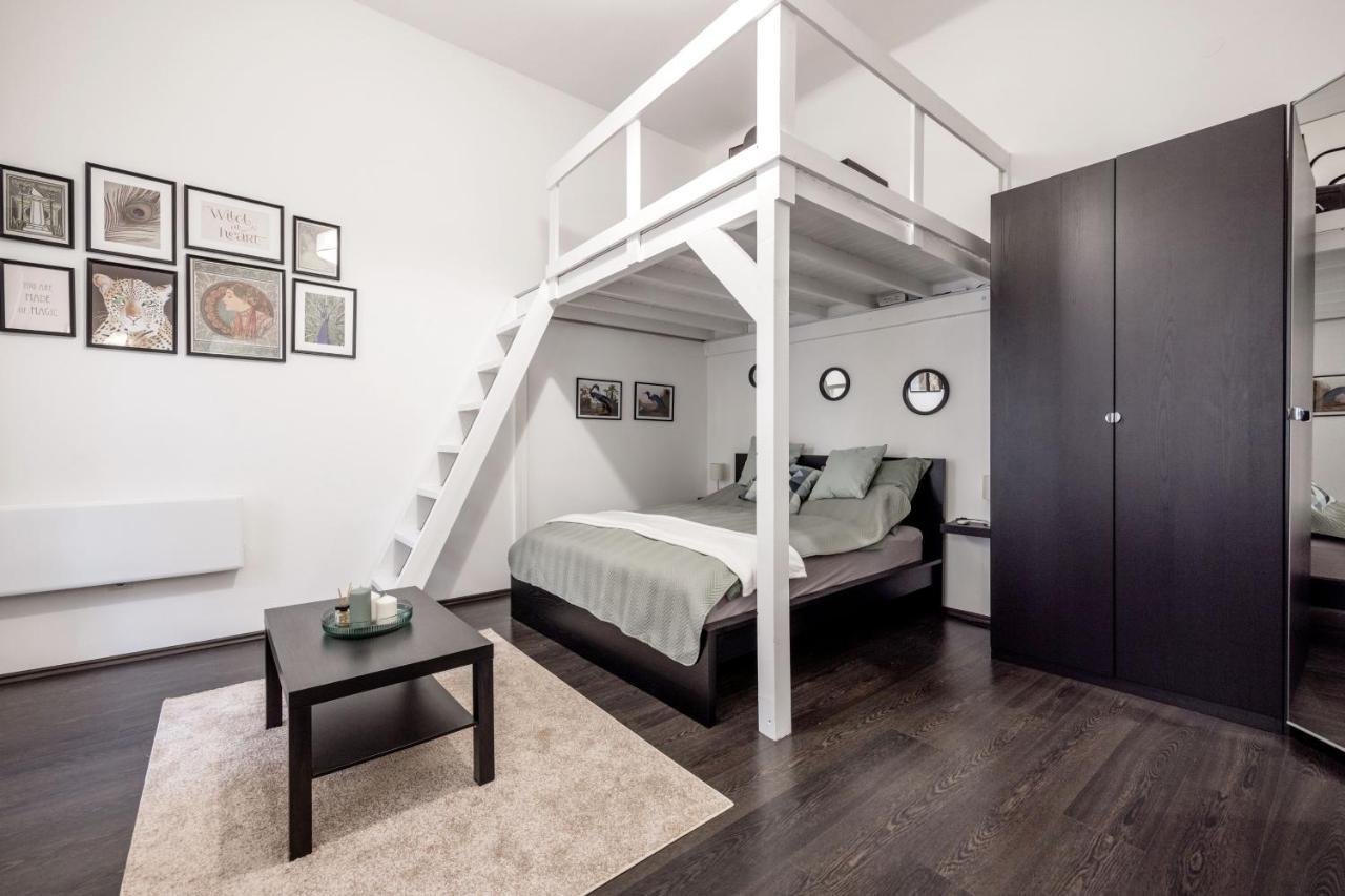 Charming Downtown Hideaway Steps From New York Cafe! Apartment Будапеща Екстериор снимка