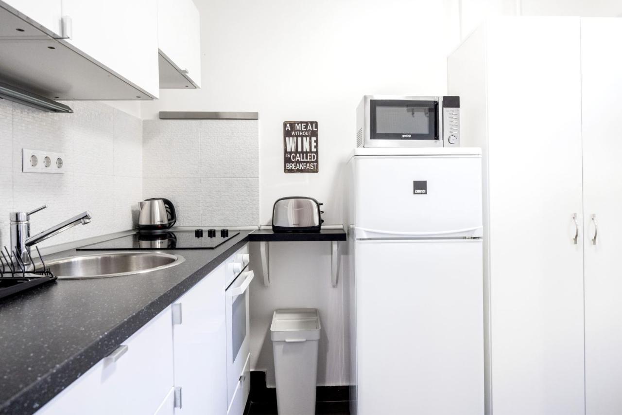 Charming Downtown Hideaway Steps From New York Cafe! Apartment Будапеща Екстериор снимка