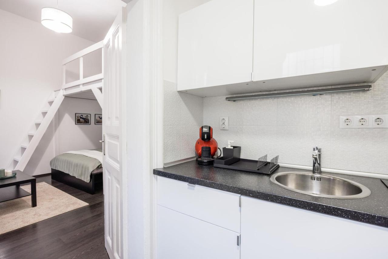 Charming Downtown Hideaway Steps From New York Cafe! Apartment Будапеща Екстериор снимка